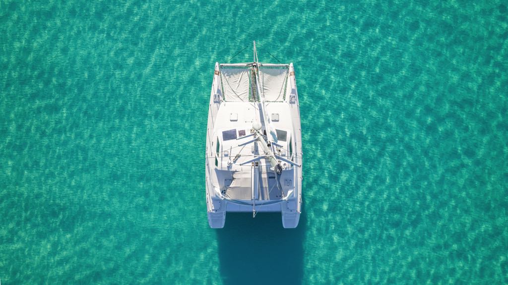 10.- Paradise Explorer - 35 PAX